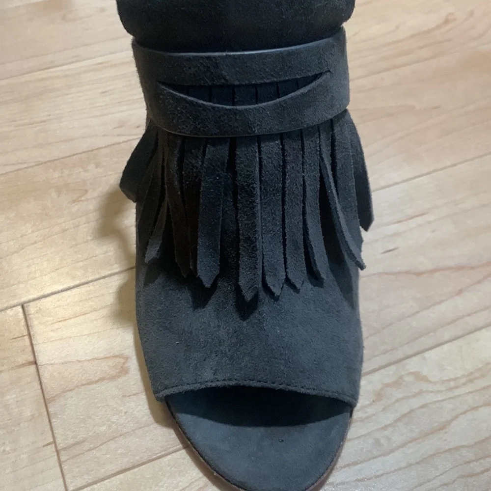 Suede Shoes - Picture 4 of 6